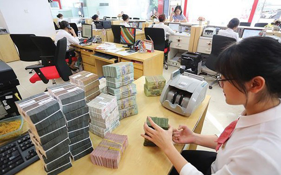 T&#237;n dụng chảy v&#224;o bất động sản, chứng kho&#225;n đang như thế n&#224;o? - Ảnh 1