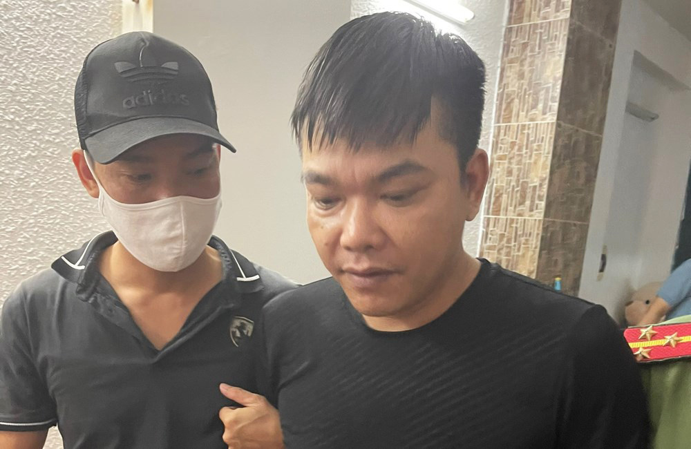 Bị can Nguyễn Văn Quyền được xác định giữ vai trò phụ trách kỹ thuâ%3ḅt sàn Hitoption.net - Ảnh: Công an Hải Phòng  