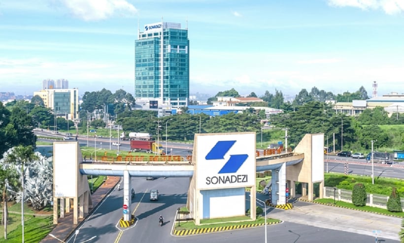 Tổng c&ocirc;ng ty Sonadezi hiện bao gồm C&ocirc;ng ty mẹ v&agrave; 17 c&ocirc;ng ty th&agrave;nh vi&ecirc;n.