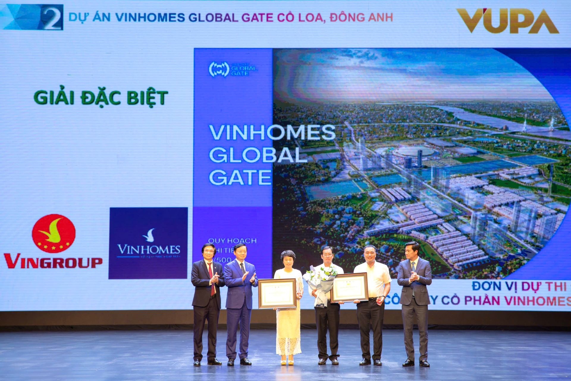 Giải Đặc biệt của Giải thưởng Quy hoạch đ&ocirc; thị quốc gia lần IV gọi t&ecirc;n Vinhomes Global Gate.