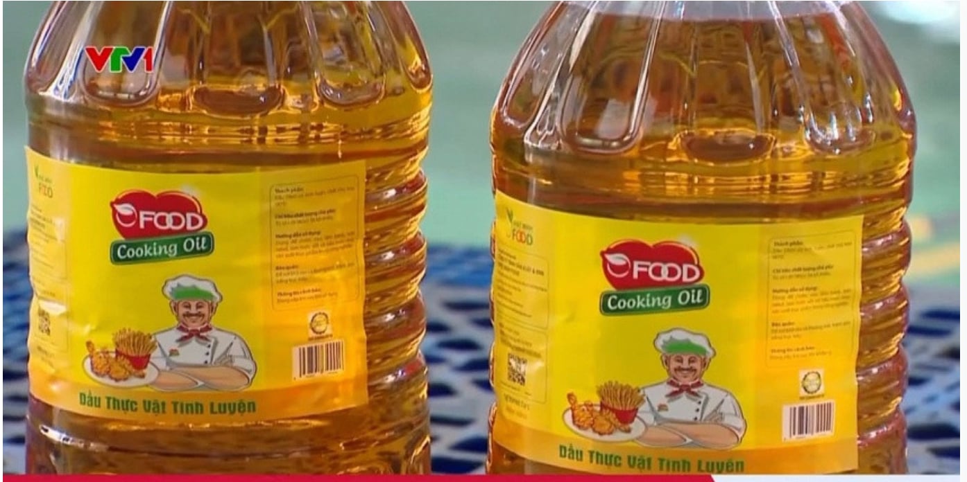 Cơ quan C&ocirc;ng an tỉnh Hưng Y&ecirc;n triệt ph&aacute; đường d&acirc;y sản xuất dầu thức ăn động vật th&agrave;nh dầu ăn cho người.