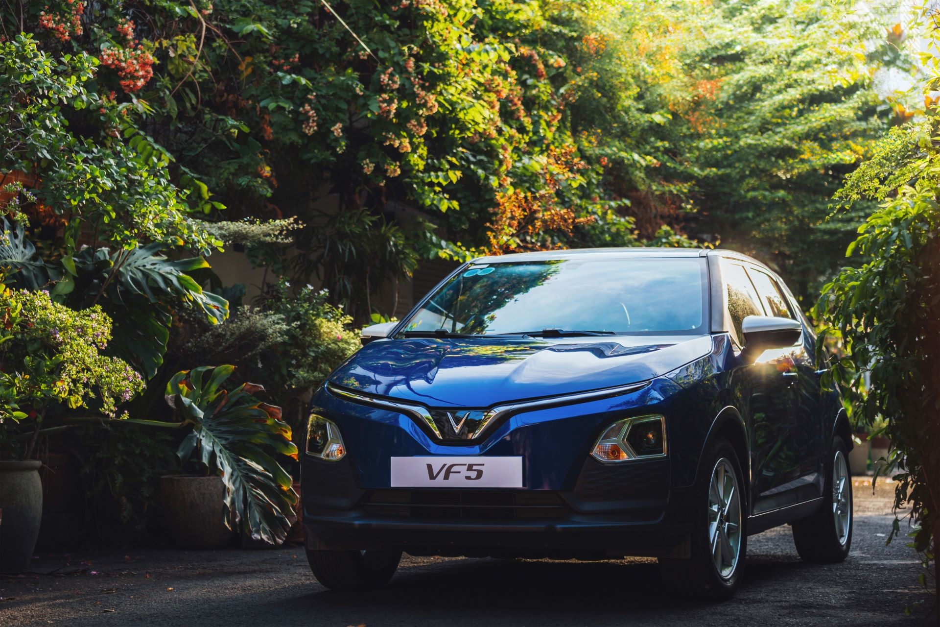 Những ch&iacute;nh s&aacute;ch v&agrave; nỗ lực ti&ecirc;n phong chuyển đổi xanh của Vingroup v&agrave; VinFast được giới chuy&ecirc;n gia đ&aacute;nh gi&aacute; cao.