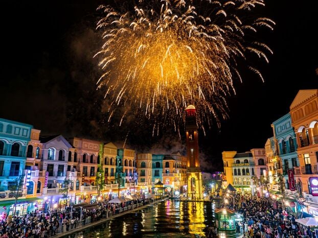 &ldquo;Đặc sản&rdquo; tại Grand World khiến du kh&aacute;ch th&iacute;ch th&uacute; ch&iacute;nh l&agrave; m&agrave;n bắn ph&aacute;o hoa mỗi tối v&agrave; ph&aacute;o hoa 120m v&agrave;o dịp cuối tuần