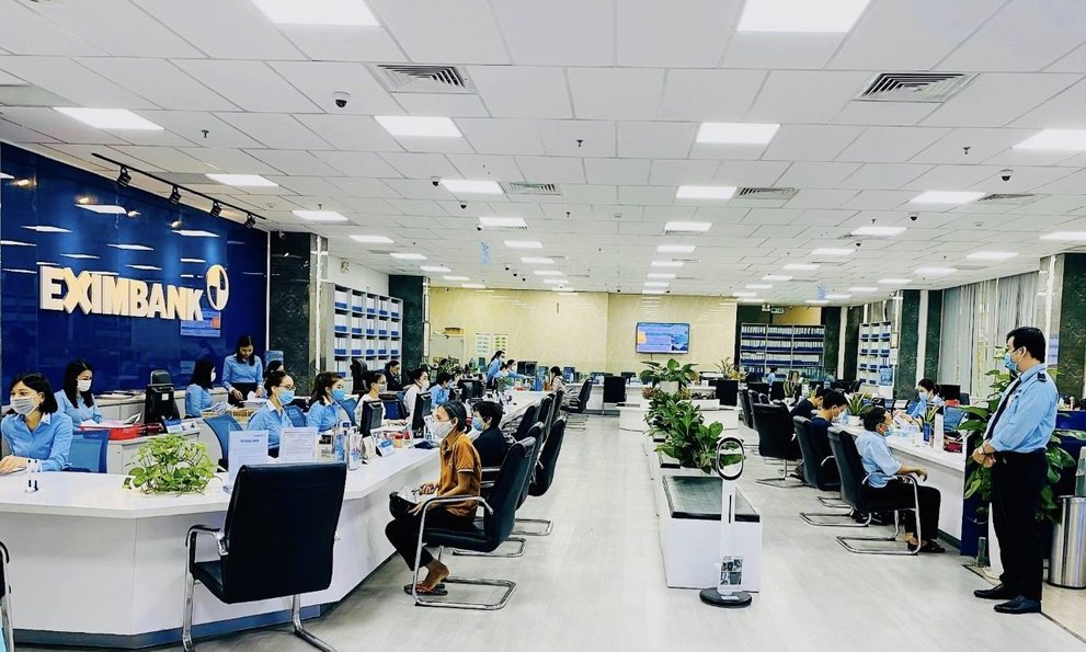 Eximbank họp cổ đ&#244;ng bất thường, nh&#226;n sự thượng tầng lại biến động - Ảnh 1