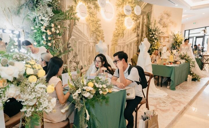C&#225;c cặp đ&#244;i n&#244; nức trải nghiệm xu hướng cưới mới ở Almaz Wedding Fair 2024 - Ảnh 3