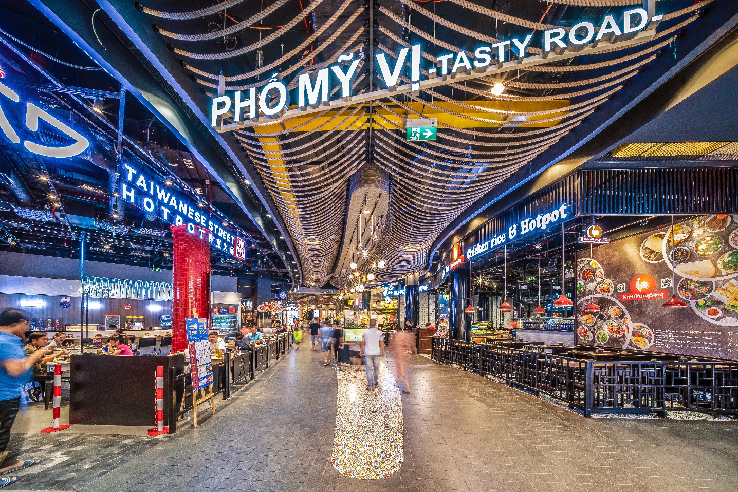 Cuộc đua bản sắc của những “&#244;ng lớn” trung t&#226;m thương mại - Ảnh 1