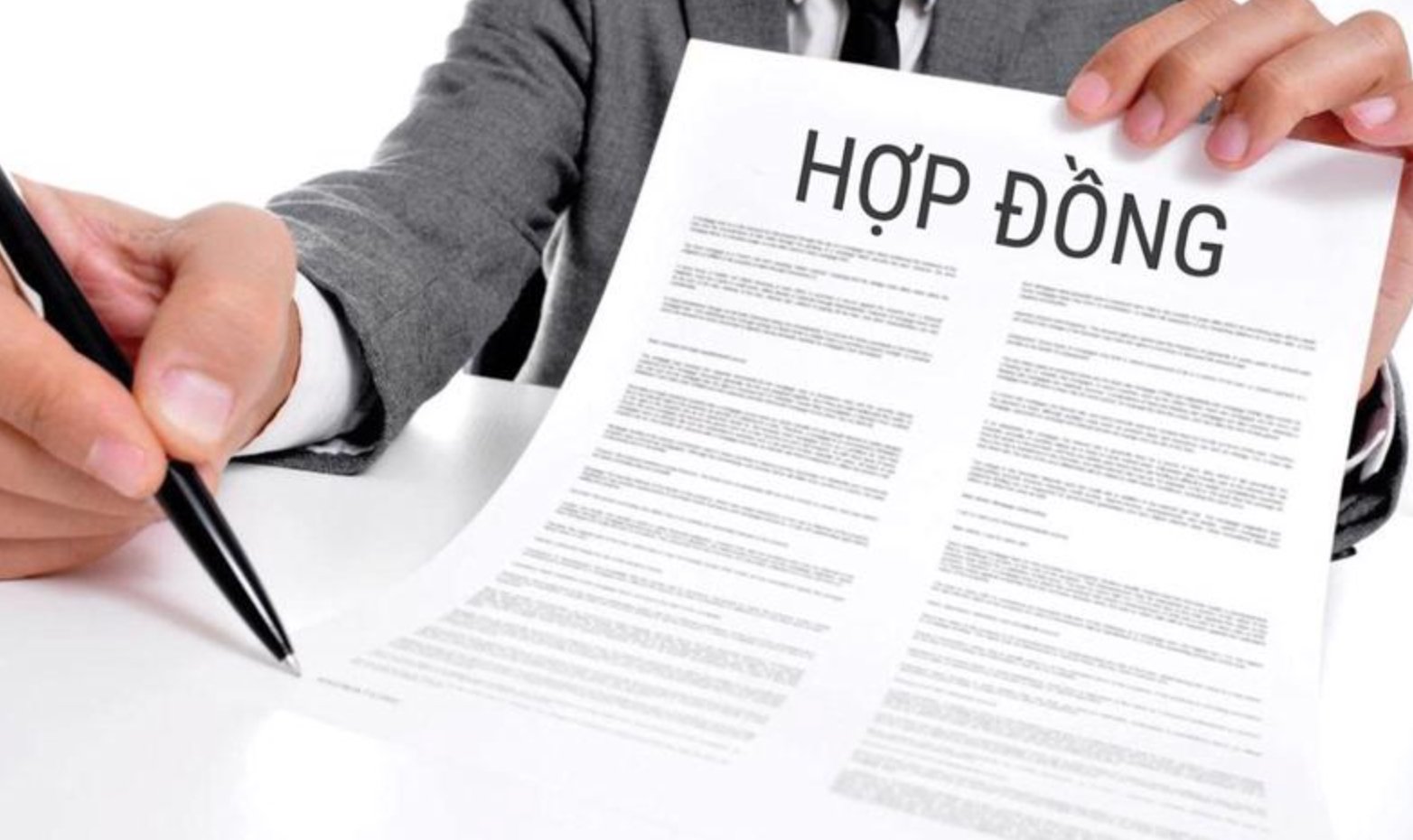 Khấu trừ &#39;ph&#237; ban đầu&#39; đến 90%, bảo hiểm đẩy phần thiệt cho kh&#225;ch - Ảnh 1