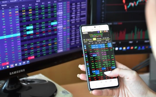 Nhận cổ tức bằng chứng khoán có thể phải nộp thuế luôn - Ảnh 1