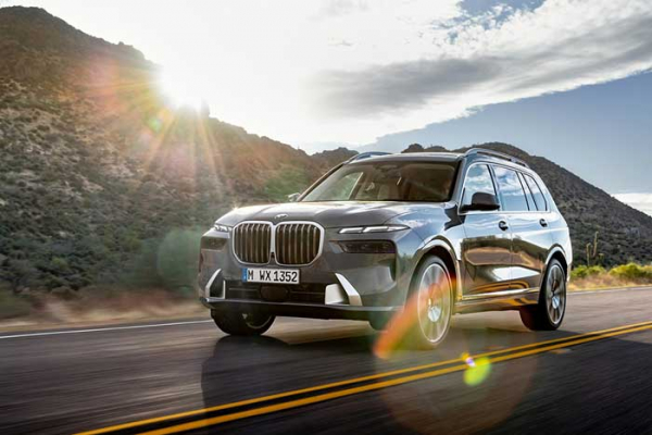 BMW X7 được hưởng g&oacute;i bảo dưỡng định kỳ trong 5 năm- 60.000 km.