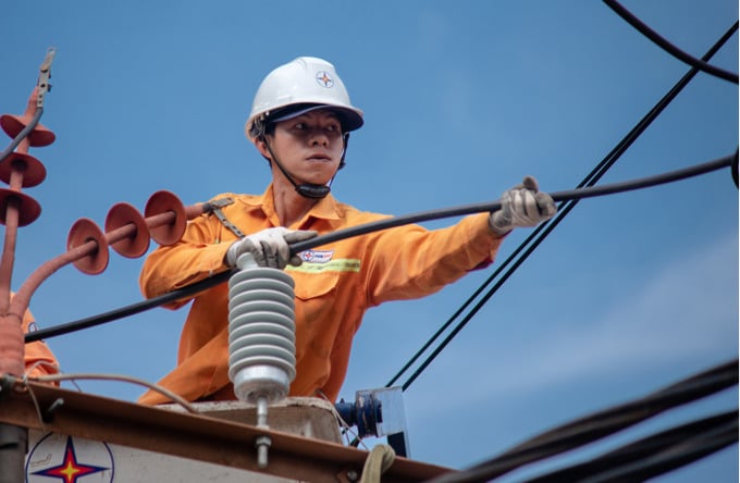 EVN y&ecirc;u cầu r&agrave; so&aacute;t c&aacute;c trường hợp c&oacute; h&oacute;a đơn điện tăng cao bất thường.