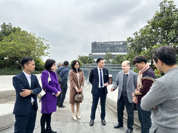 Đo&agrave;n thẩm định thực tế chương tr&igrave;nh b&igrave;nh chọn Dự &aacute;n đ&aacute;ng sống 2022 tại buổi thẩm định, l&agrave;m việc tại Dự &aacute;n The Matrix One