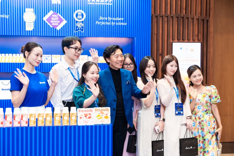 Vinamilk đồng h&#224;nh c&#249;ng li&#234;n hoan phim Ch&#226;u &#193; Đ&#224; Nẵng: T&#244;n vinh s&#225;ng tạo ng&#224;nh điện ảnh - Ảnh 1