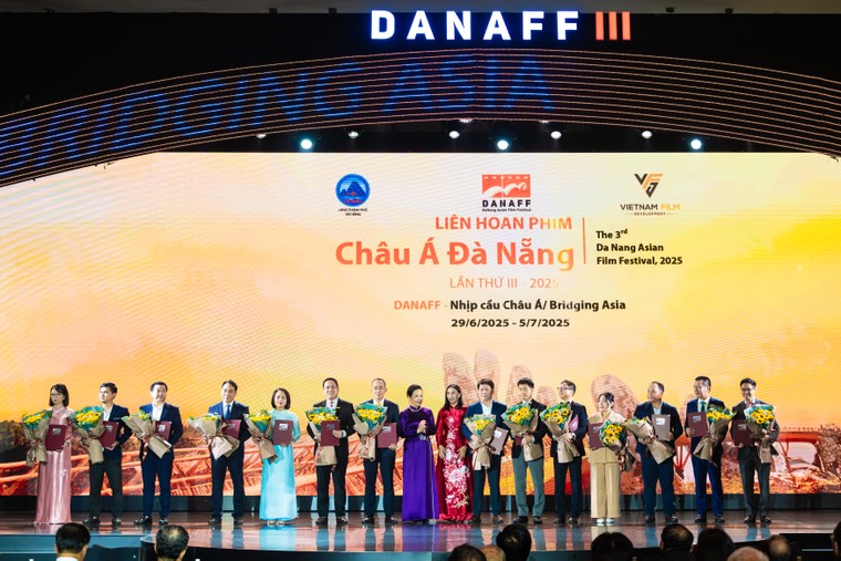 Vinamilk đồng h&#224;nh c&#249;ng li&#234;n hoan phim Ch&#226;u &#193; Đ&#224; Nẵng: T&#244;n vinh s&#225;ng tạo ng&#224;nh điện ảnh - Ảnh 3