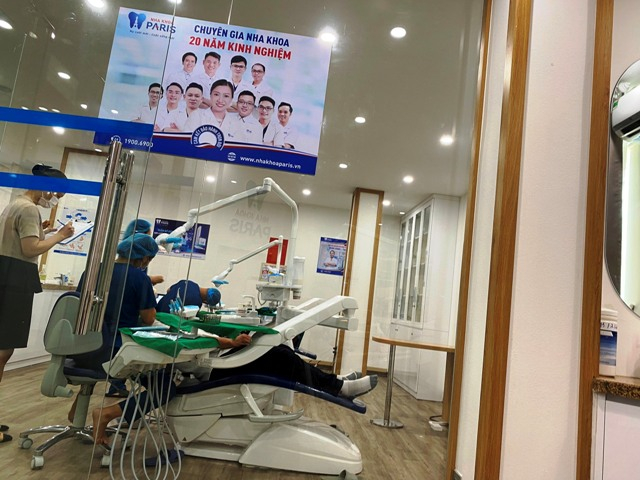 H&igrave;nh ảnh PV ghi nhận b&ecirc;n trong ph&ograve;ng kh&aacute;m nha khoa Paris khi th&acirc;m nhập v&agrave;o đ&acirc;y.
