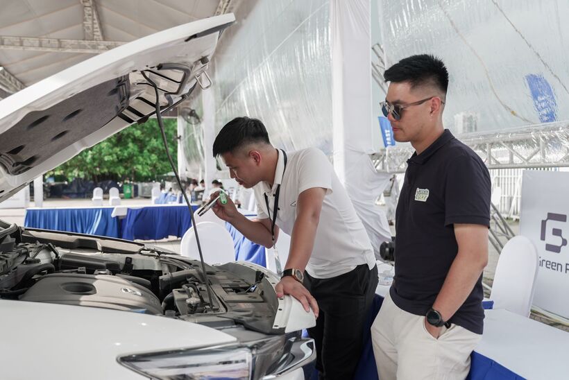 Anh Tuấn (H&agrave; Nội) muốn đổi chiếc xe xăng cũ l&ecirc;n đời xe điện để sớm th&iacute;ch nghi với những quy định mới về hạn chế xe xăng, dầu