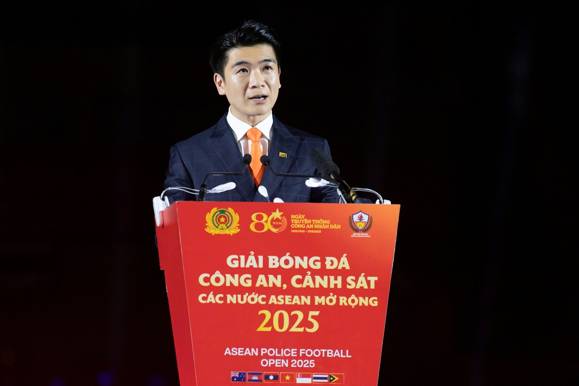 &Ocirc;ng Đỗ Quang Vinh, Ph&oacute; chủ tịch HĐQT ki&ecirc;m Ph&oacute; tổng gi&aacute;m đốc SHB ph&aacute;t biểu tại buổi lễ khai mạc