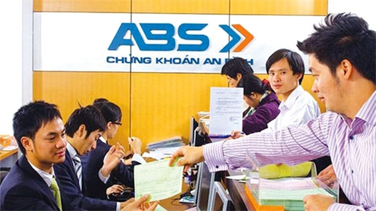 Chứng kho&aacute;n An B&igrave;nh (ABS) tăng quy m&ocirc; nh&acirc;n sự nhưng kinh doanh ảm đảm. Ảnh: Internet