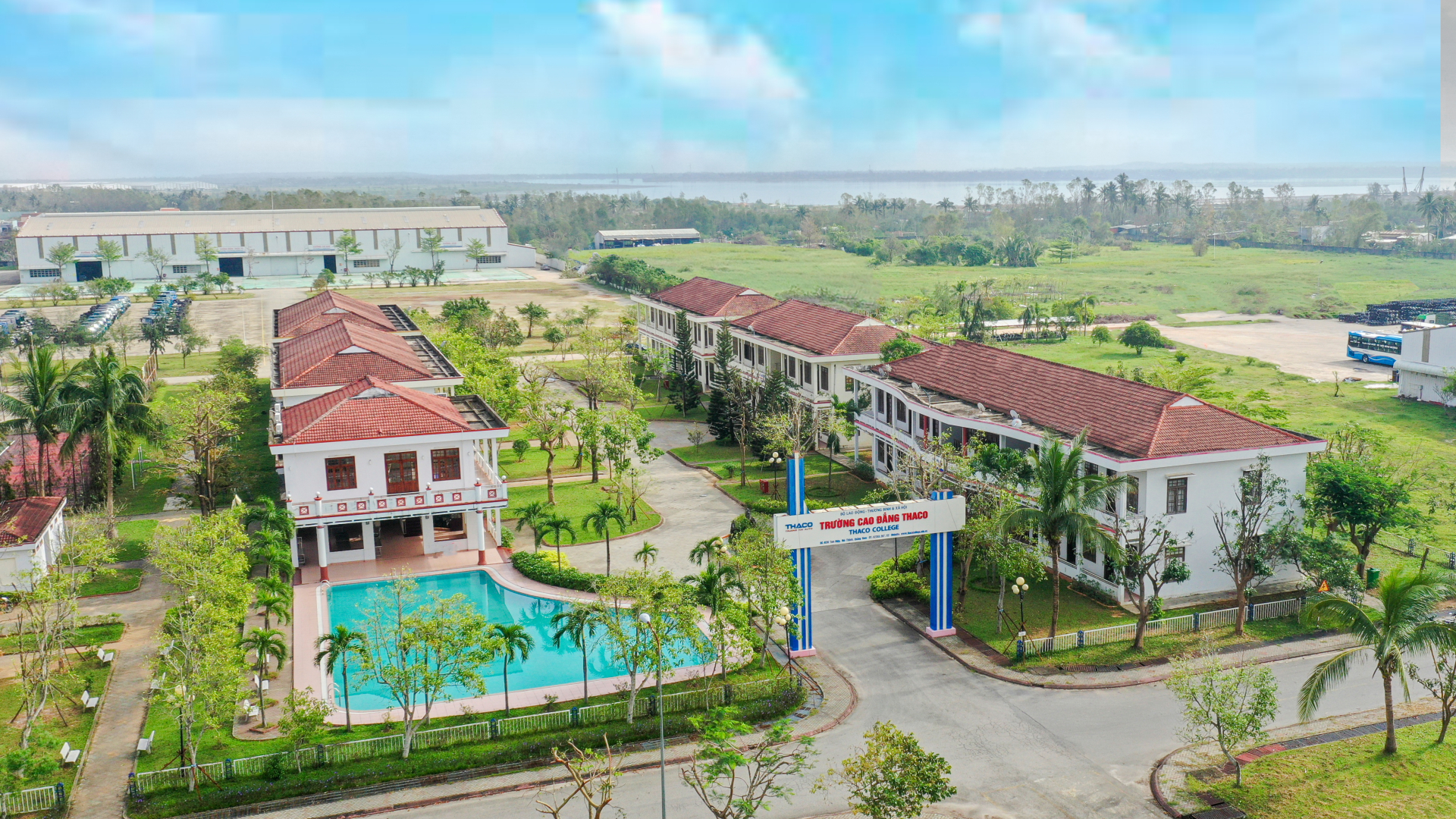 Trường Cao đẳng THACO ph&aacute;t huy hiệu quả m&ocirc; h&igrave;nh đ&agrave;o tạo nguồn nh&acirc;n lực tại chỗ của doanh nghiệp