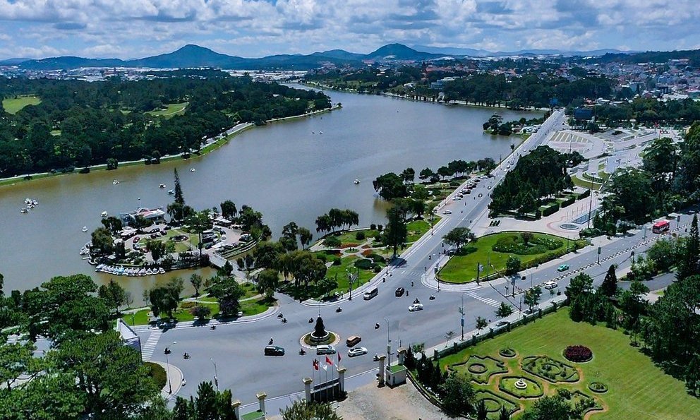 L&#226;m Đồng: Chưa xem x&#233;t đề xuất dự &#225;n kh&#225;ch sạn 5 sao cạnh hồ Xu&#226;nHương - Ảnh 1