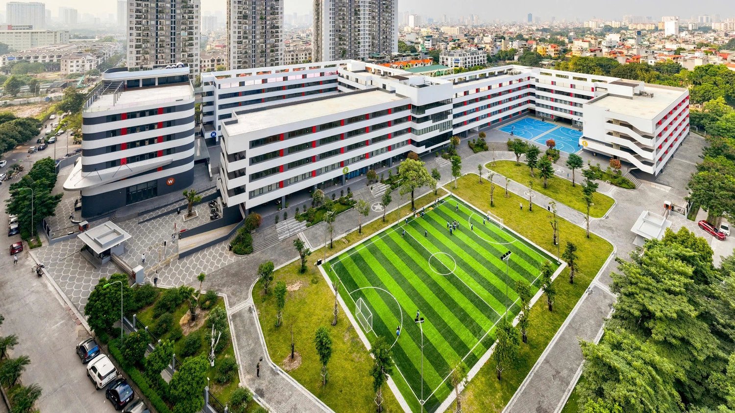 Trường Ng&ocirc;i Sao Ho&agrave;ng Mai.