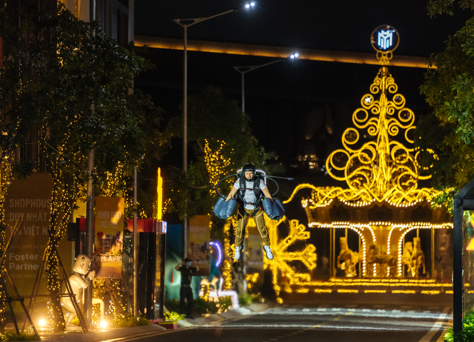 Masterise Homes mang tr&igrave;nh diễn người bay phản lực lần đầu xuất hiện tại Việt Nam &ndash; dự &aacute;n The Global City