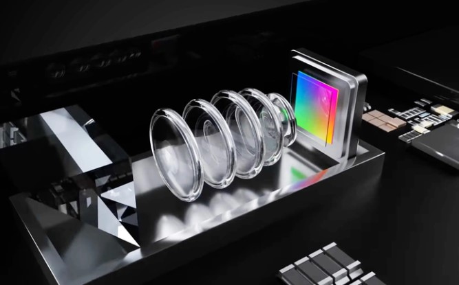 Ống k&iacute;nh tele tiềm vọng tr&ecirc;n iPhone 15 Pro Max cho ph&eacute;p thiết bị zoom quang học với hệ số ph&oacute;ng đại 6X. Ảnh minh họa