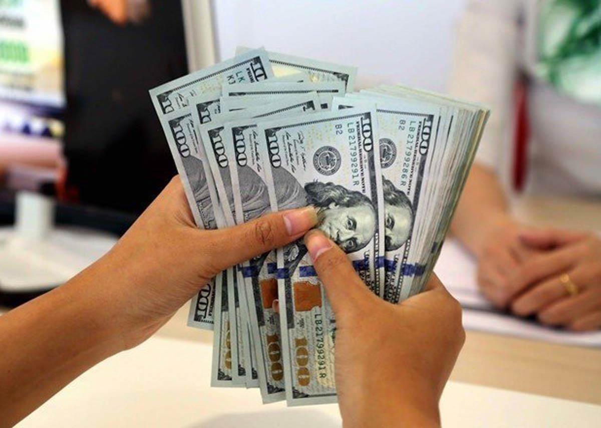 Gi&#225; USD ng&#226;n h&#224;ng hạ nhiệt, tỷ gi&#225; trung t&#226;m lập đỉnh mới - Ảnh 1