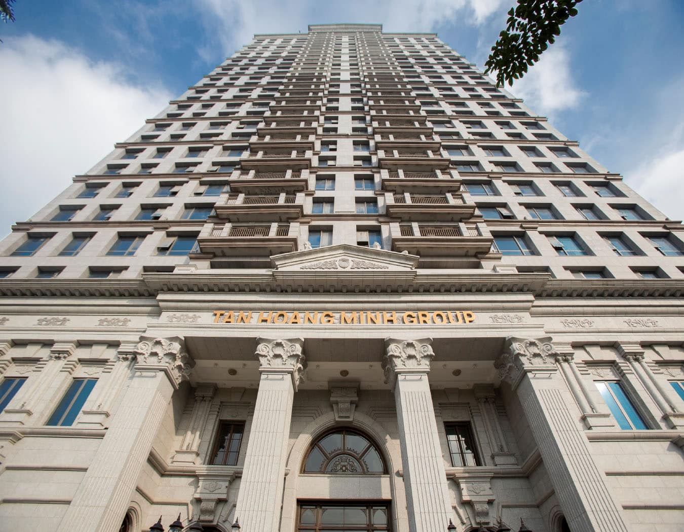 Căn hộ si&ecirc;u sang D'. Palais Louis tại số 6 Nguyễn Văn Huy&ecirc;n từng g&acirc;y ch&uacute; &yacute; một thời.