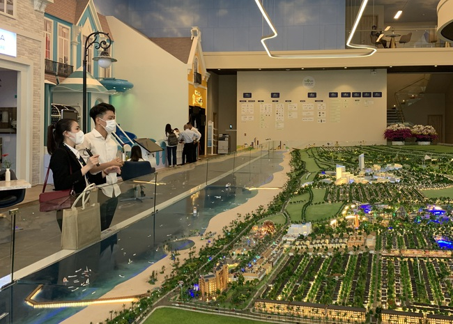 Sở X&acirc;y dựng Tp.HCM y&ecirc;u cầu c&aacute;c s&agrave;n giao dịch bất động sản phải c&ocirc;ng khai th&ocirc;ng tin về bất động sản đưa v&agrave;o kinh doanh.