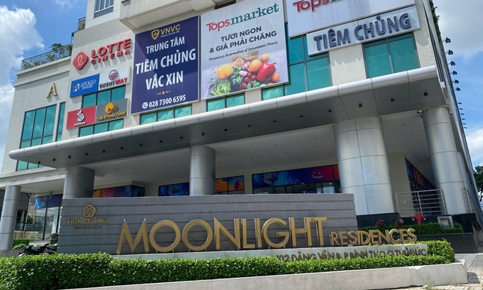 C&ocirc;ng ty Cổ phần Đầu tư Ng&ocirc;i Sao Gia Định, chủ đầu tư chung cư Moonlight Residences bị phạt 280 triệu đồng v&igrave; tự &yacute; chuyển đổi một phần chung cư th&agrave;nh chỗ để xe, trung t&acirc;m ti&ecirc;m chủng VNVC, trung t&acirc;m anh ngữ Apolo..