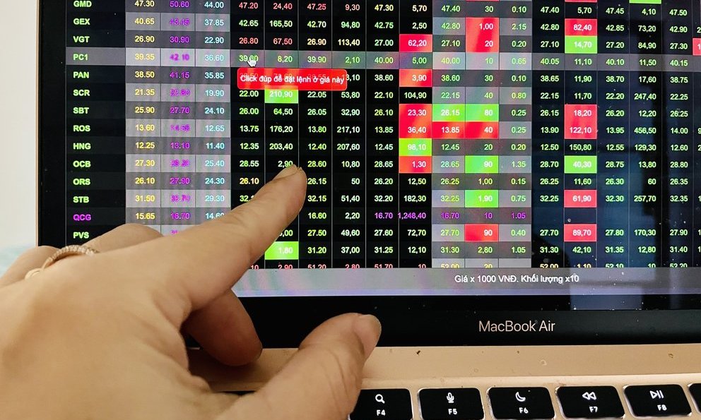 Lăng k&#237;nh chứng kho&#225;n 19/7: Xu hướng ch&#237;nh vẫn l&#224; phục hồi - Ảnh 1