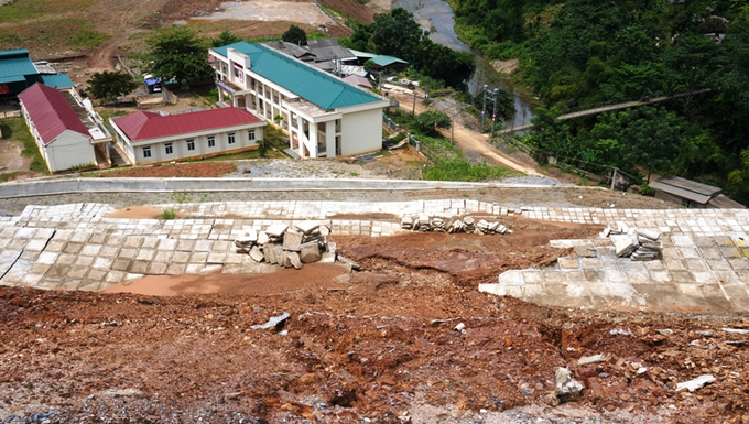 Dự &#225;n gần 37 tỷ vừa b&#224;n giao đ&#227; hư hỏng: Nh&#224; thầu tr&#250;ng nhiều dự &#225;n tại địa phương - Ảnh 7