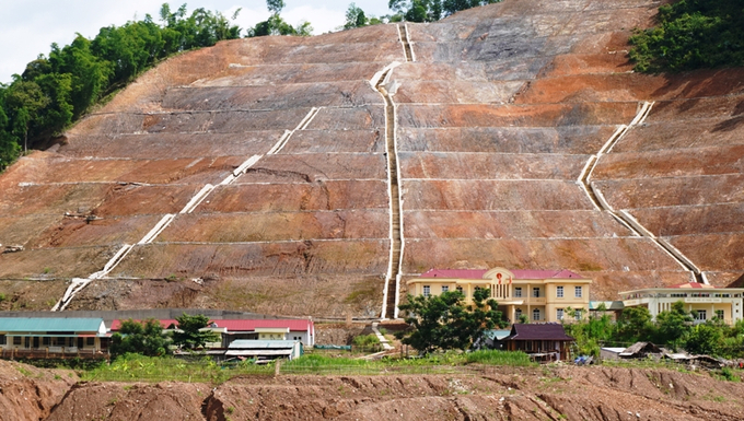 Dự &#225;n gần 37 tỷ vừa b&#224;n giao đ&#227; hư hỏng: Nh&#224; thầu tr&#250;ng nhiều dự &#225;n tại địa phương - Ảnh 1