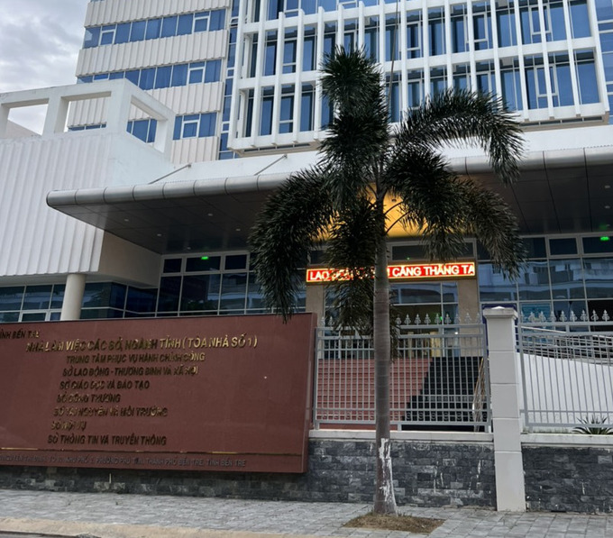 Sở TN-MT v&agrave; Văn ph&ograve;ng Đăng k&yacute; đất đai tỉnh Bến Tre vừa được dời về t&ograve;a nh&agrave; số 1 của UBND tỉnh Bến Tre.