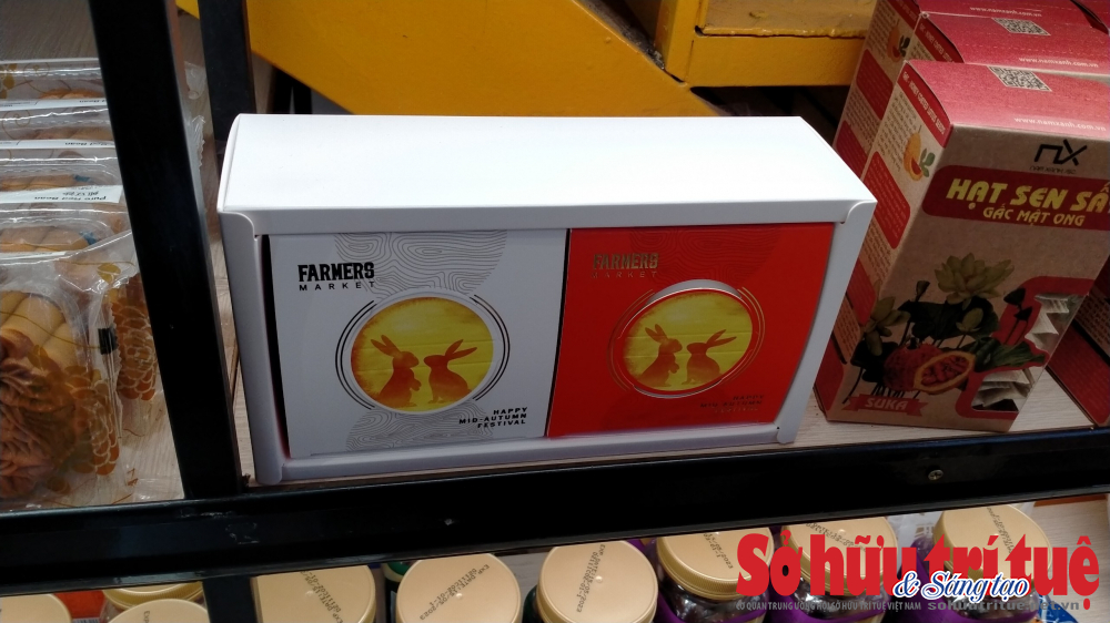 Nh&acirc;n vi&ecirc;n Farmers Market tư vấn khi mua từ 2 b&aacute;nh sẽ được đ&oacute;ng hộp c&oacute; h&igrave;nh d&aacute;ng như h&igrave;nh.