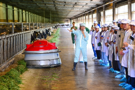 &quot;Mở kho&#225; tự nhi&#234;n&quot;: Vinamilk biến r&#224;o cản th&#224;nh v&#242;ng tuần ho&#224;n xanh tại trang trại sinh th&#225;i - Ảnh 10