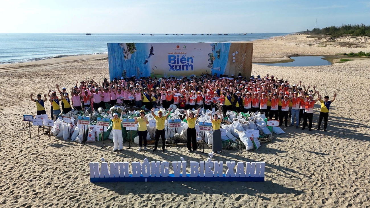 Gần 10.000 c&aacute;n bộ nh&acirc;n vi&ecirc;n Vingroup v&agrave; t&igrave;nh nguyện vi&ecirc;n đ&atilde; c&ugrave;ng nhau tạo n&ecirc;n một &ldquo;l&agrave;n s&oacute;ng xanh&rdquo; lan tỏa khắp 28 tỉnh, th&agrave;nh (trước s&aacute;p nhập) tr&ecirc;n cả nước.