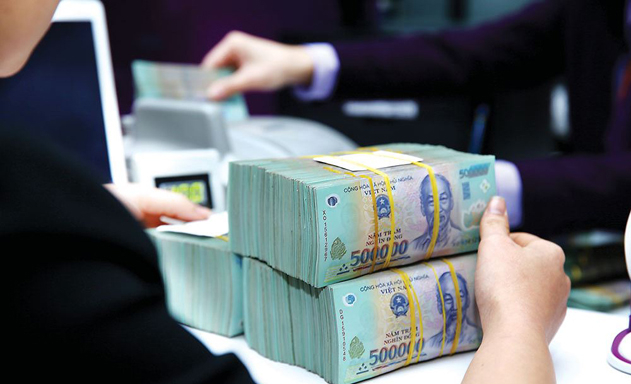 Ng&#226;n h&#224;ng dự kiến nới lỏng cho vay chứng kho&#225;n, siết cho vay bất động sản - Ảnh 1