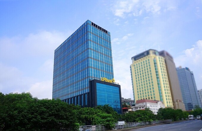 Lợi nhuận LPBank &ldquo;u &aacute;m&rdquo; giảm gần 32%, nợ c&oacute; khả năng mất vốn v&oacute;t l&ecirc;n hơn 1.080 tỷ đồng.