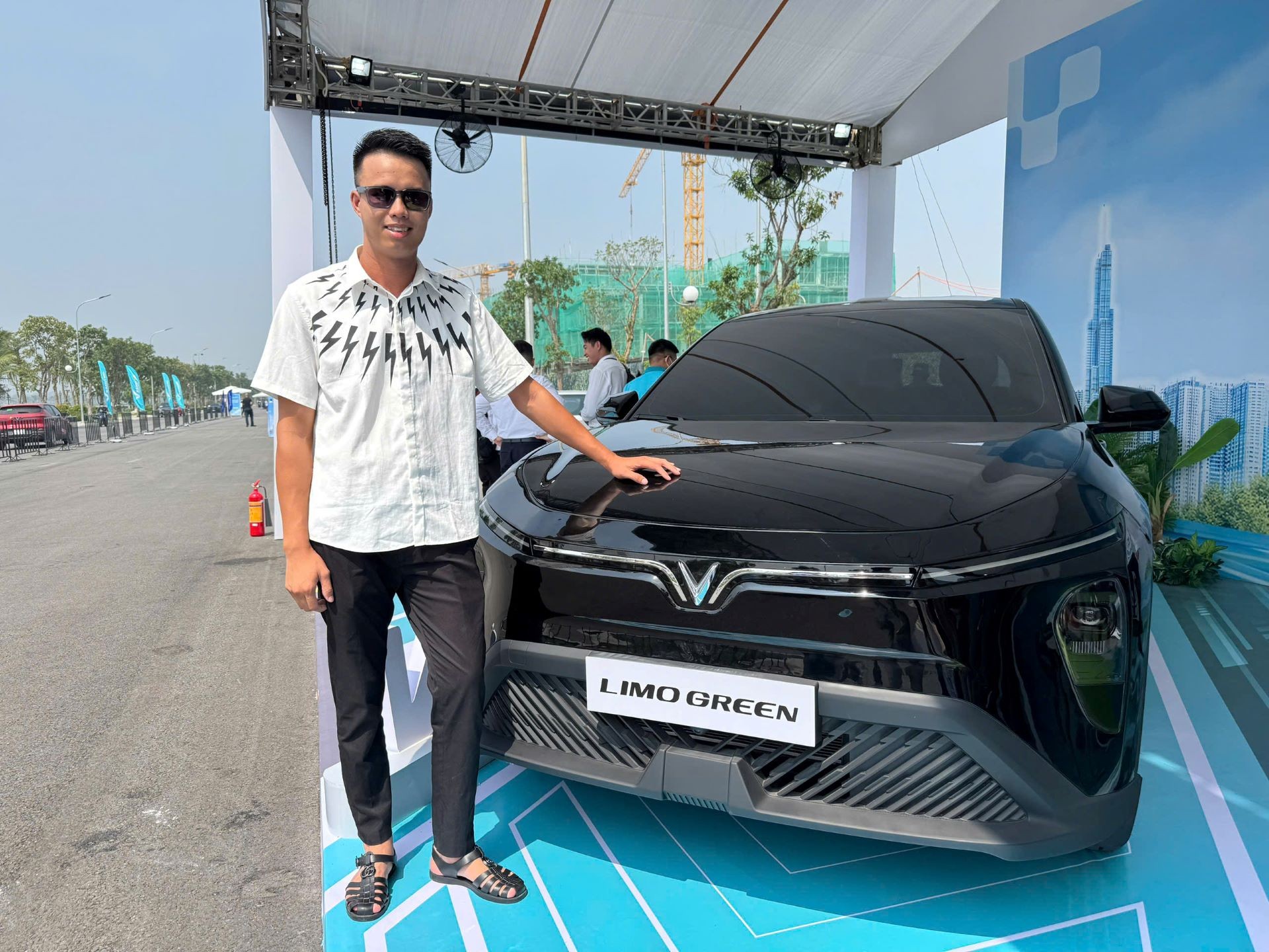 Anh Nguyễn Việt H&ugrave;ng cho rằng Limo Green c&oacute; k&iacute;ch thước tốt, tầm vận h&agrave;nh lớn, động cơ khỏe ph&ugrave; hợp chạy dịch vụ.