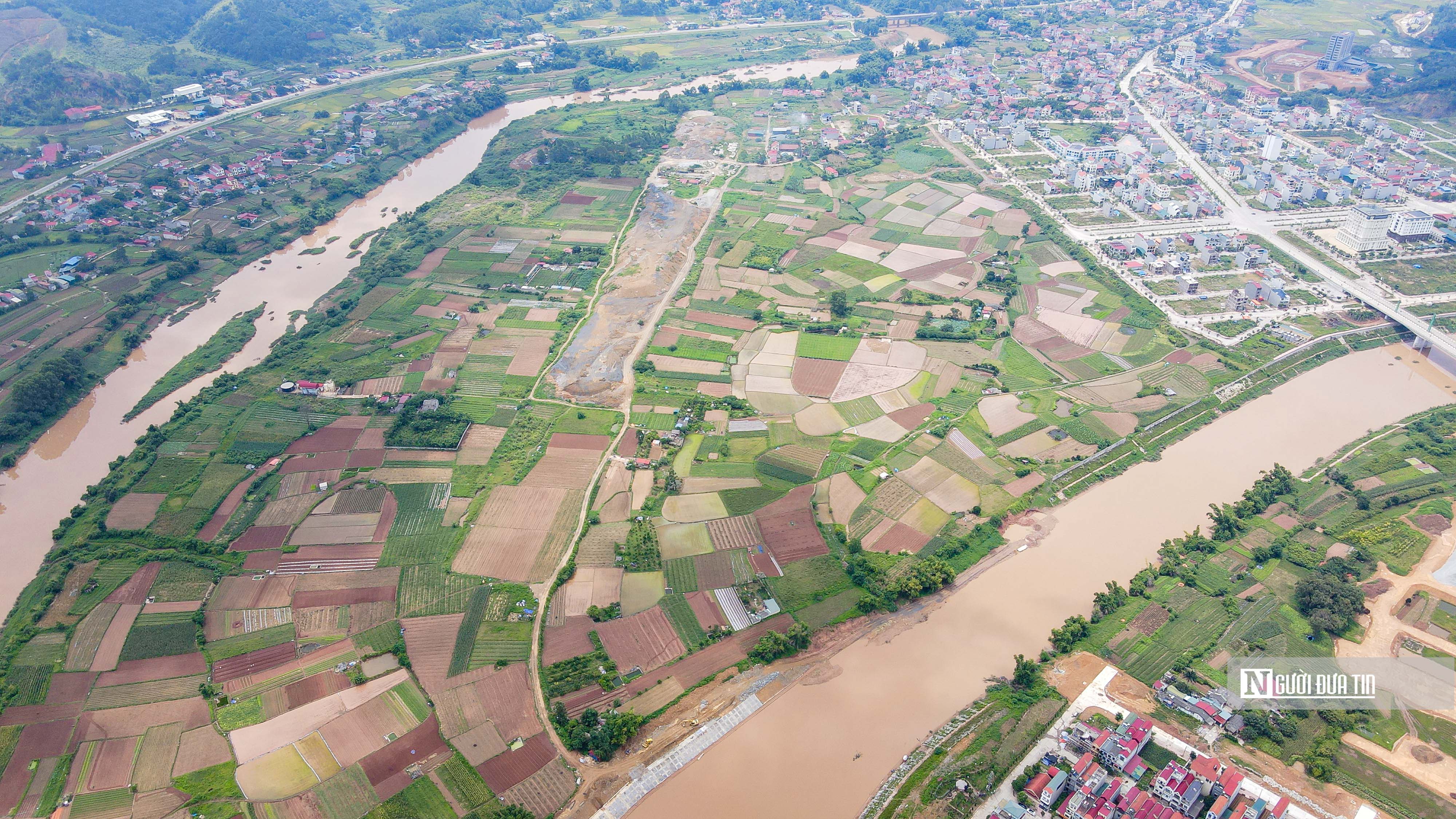 Theo quy hoạch, dự &aacute;n c&oacute; quy m&ocirc; d&acirc;n số l&agrave; 9.621 người, tổng số hộ l&agrave; 2.721, trong đ&oacute; nh&agrave; ở liền kề 2.457 hộ, nh&agrave; ở biệt thự 264 hộ, nh&agrave; t&aacute;i định cư 119 hộ, nh&agrave; ở x&atilde; hội 152 hộ thấp tầng theo kiểu chia l&ocirc; v&agrave; khoảng 2.100 căn hộ nh&agrave; ở x&atilde; hội cao tầng. Nh&agrave; đầu tư tr&uacute;ng thầu l&agrave; li&ecirc;n danh C&ocirc;ng ty CP Đầu tư Hải Ph&aacute;t v&agrave; C&ocirc;ng ty TNHH H&agrave; Sơn.
