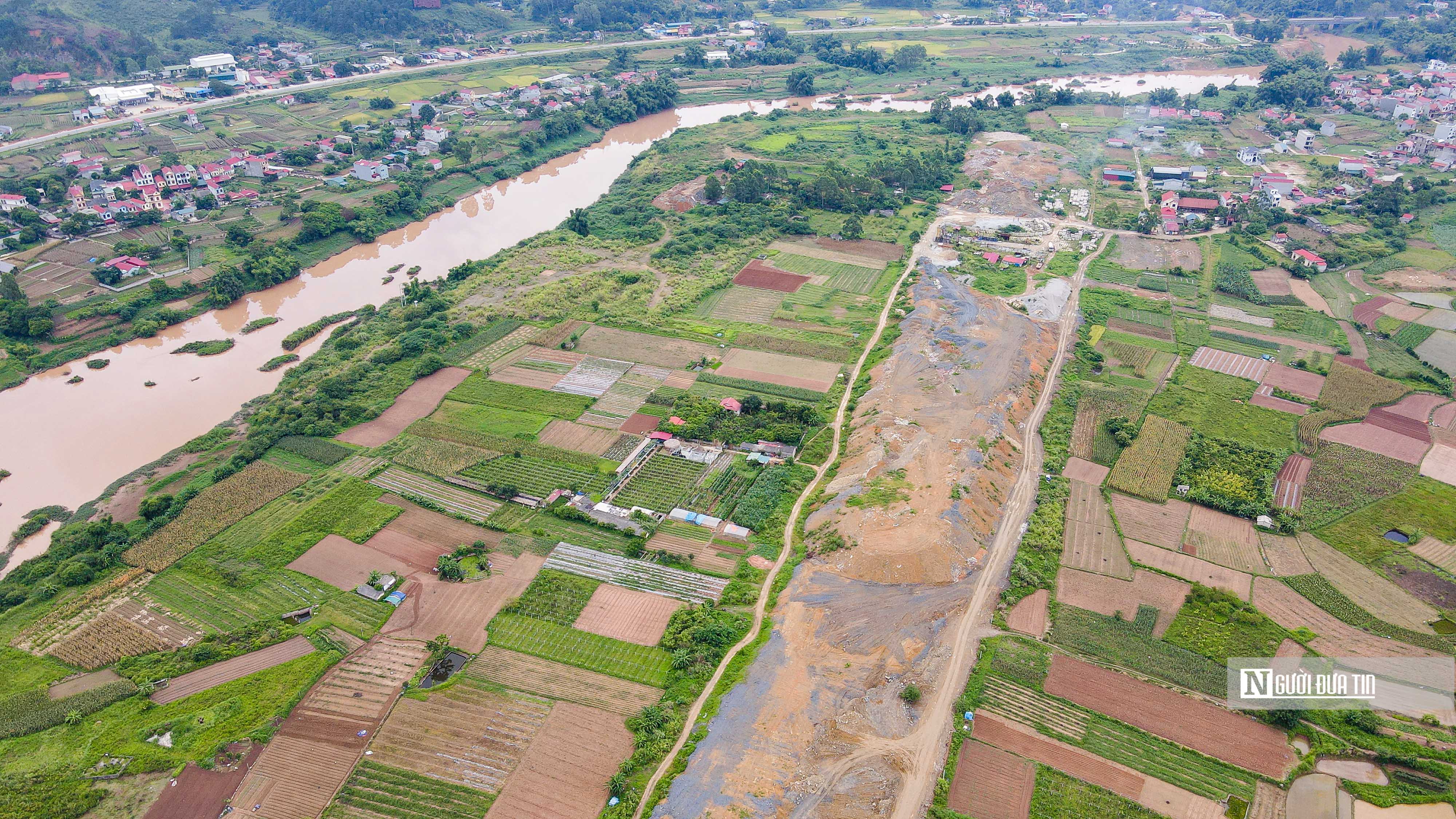 Nhiều người d&acirc;n x&atilde; Mai Pha cho biết họ ho&agrave;n to&agrave;n nhất tr&iacute; với chủ trương thu hồi đất để x&acirc;y dựng th&agrave;nh phố hiện đại hơn, song cần phải c&acirc;n bằng lợi &iacute;ch giữa nh&agrave; nước, người d&acirc;n v&agrave; doanh nghiệp.