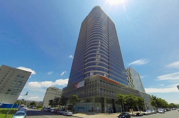 Hiện đang c&oacute; tranh chấp trong quản l&yacute; to&agrave; nh&agrave; Victory Tower (trước đ&acirc;y l&agrave; Petroland Tower).