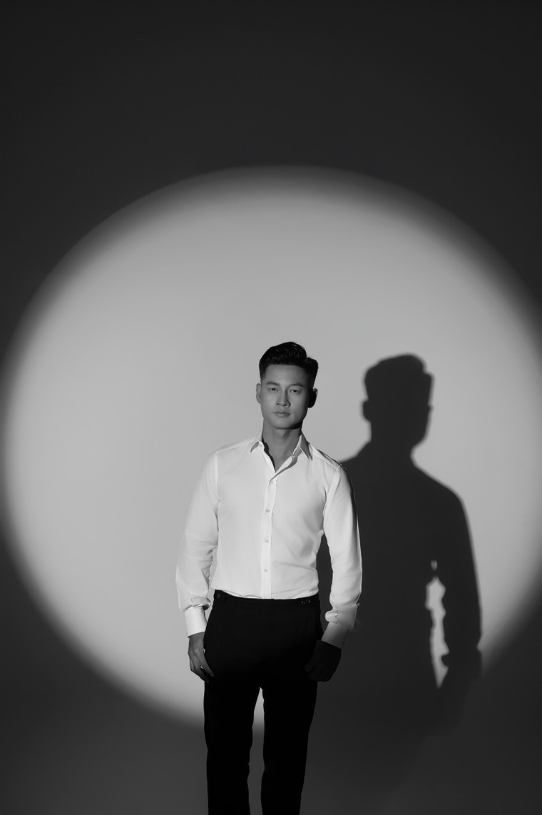 Ca sĩ Đức Tuấn làm mới siêu phẩm nhạc Việt trong đại nhạc hội tại T&amp;T City Millennia - Ảnh 2