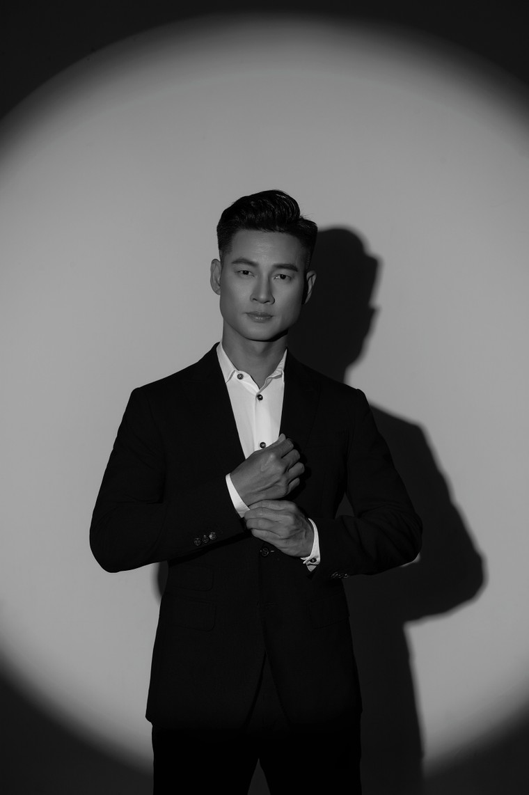 Ca sĩ Đức Tuấn làm mới siêu phẩm nhạc Việt trong đại nhạc hội tại T&amp;T City Millennia - Ảnh 3