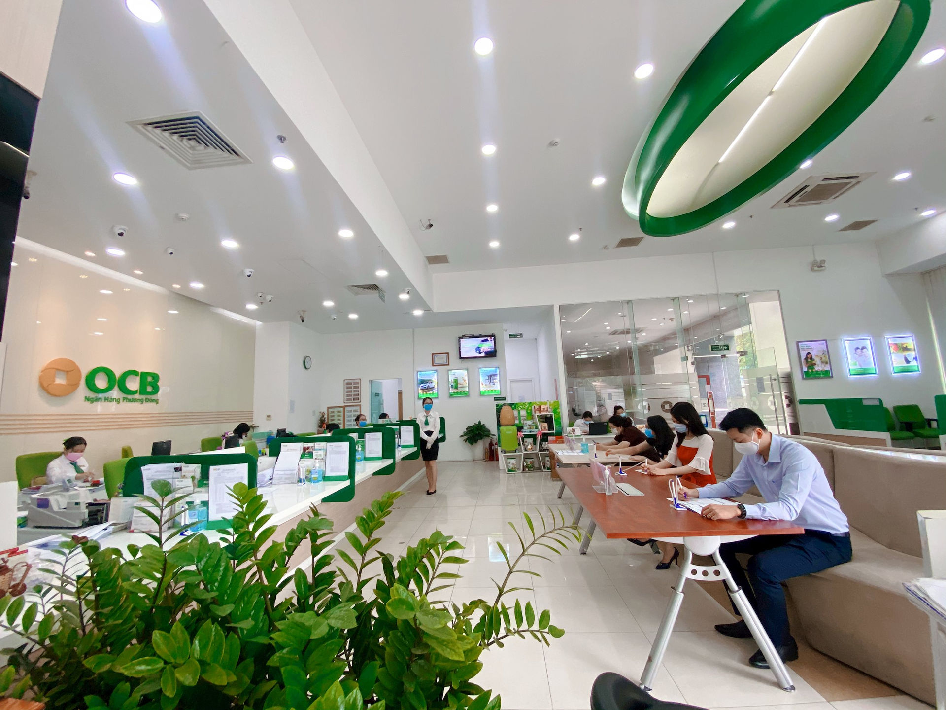 Ng&#226;n h&#224;ng OCB &#39;hy sinh&#39; lợi nhuận để tr&#237;ch lập dự ph&#242;ng rủi ro, nợ xấu vẫn tăng 59% - Ảnh 1