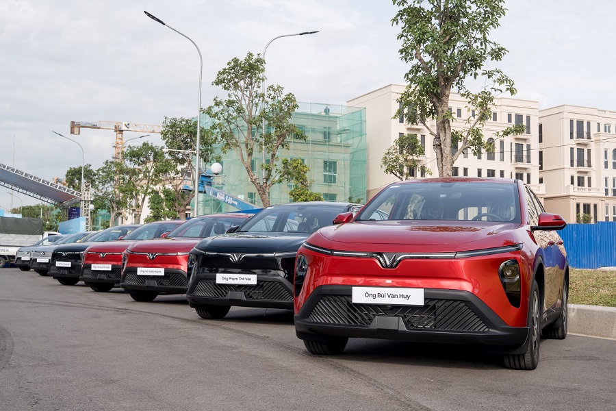 Kh&aacute;ch h&agrave;ng Việt đang c&oacute; cơ hội sở hữu Limo Green tốt hơn bao giờ hết