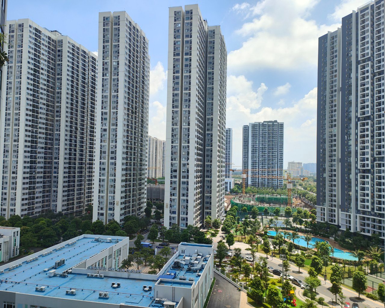 &Ocirc;ng Nguyễn Văn Đ&iacute;nh, Ph&oacute; Chủ tịch Hiệp hội bất động sản Việt Nam, cho rằng gi&aacute; chung cư cao bất thường c&oacute; t&aacute;c động từ nh&oacute;m lợi &iacute;ch. Ảnh: Lệ Chi