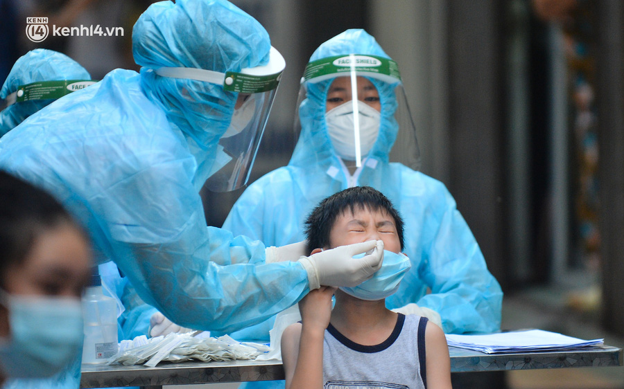 Hà Nội thực hiện 7 ngày cao điểm rà soát ca mắc Covid-19 trong cộng đồng, KHẨN THIẾT đề nghị người ho sốt, đau họng khai báo y tế - Ảnh 1