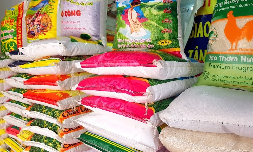 Gi&#225; gạo tăng dần: &#193;p lực cho cả người mua, người b&#225;n - Ảnh 1